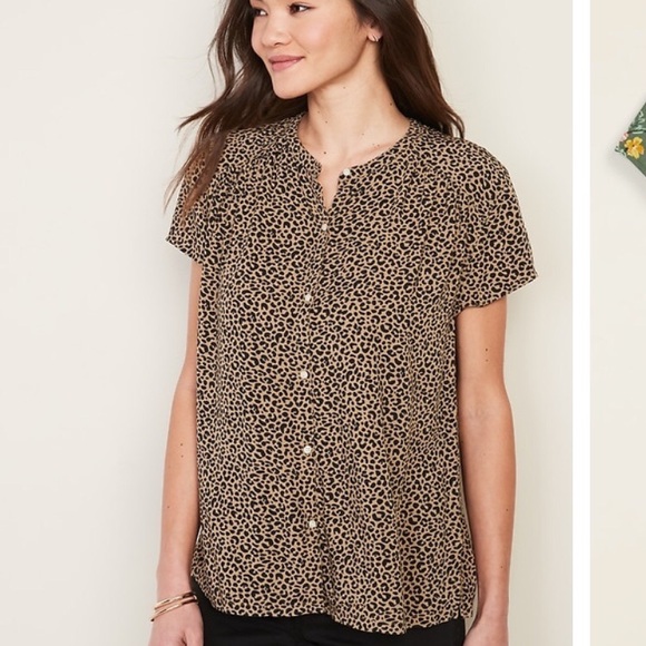 Old Navy Leopard Print Button-Up Top - Picture 10 of 13